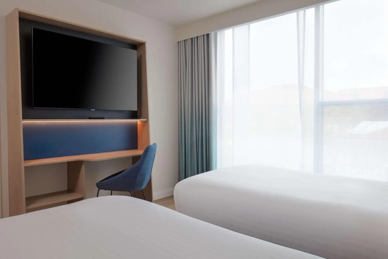 2 Twin Beds Room